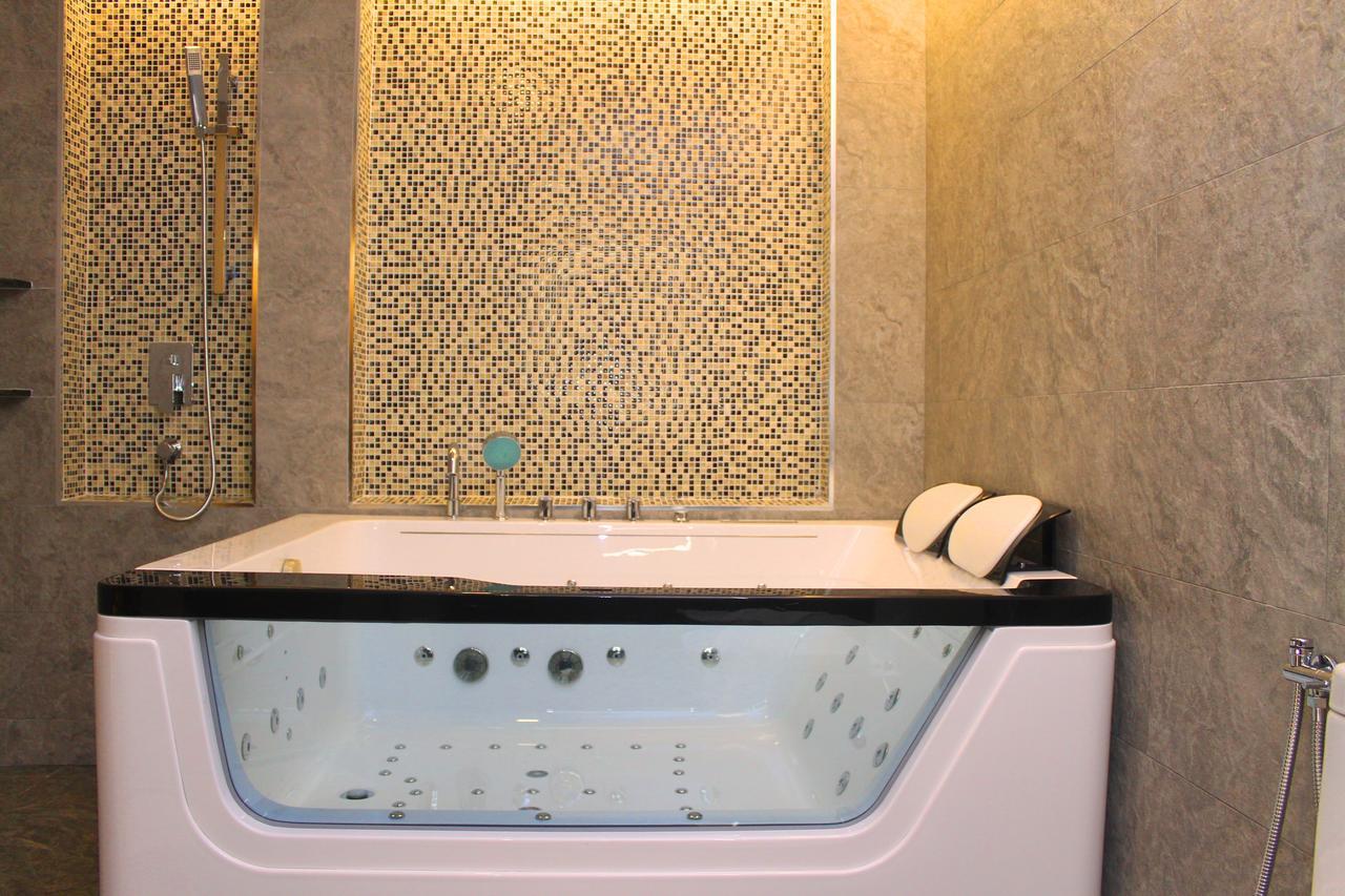 Geobay Hotel Джохор Бахру Екстериор снимка