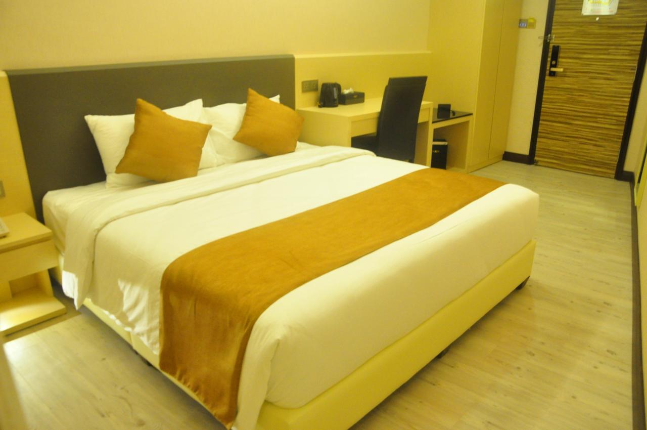 Geobay Hotel Джохор Бахру Екстериор снимка