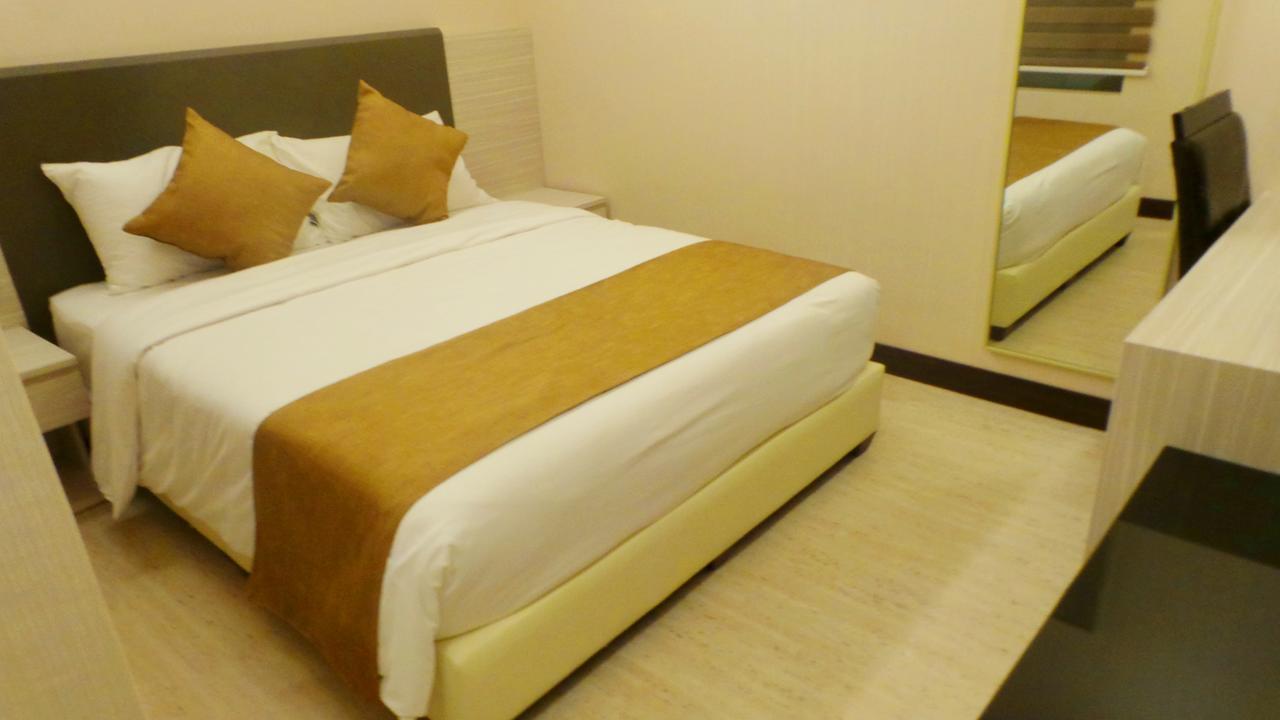 Geobay Hotel Джохор Бахру Екстериор снимка