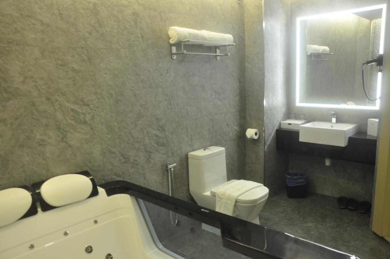 Geobay Hotel Джохор Бахру Екстериор снимка