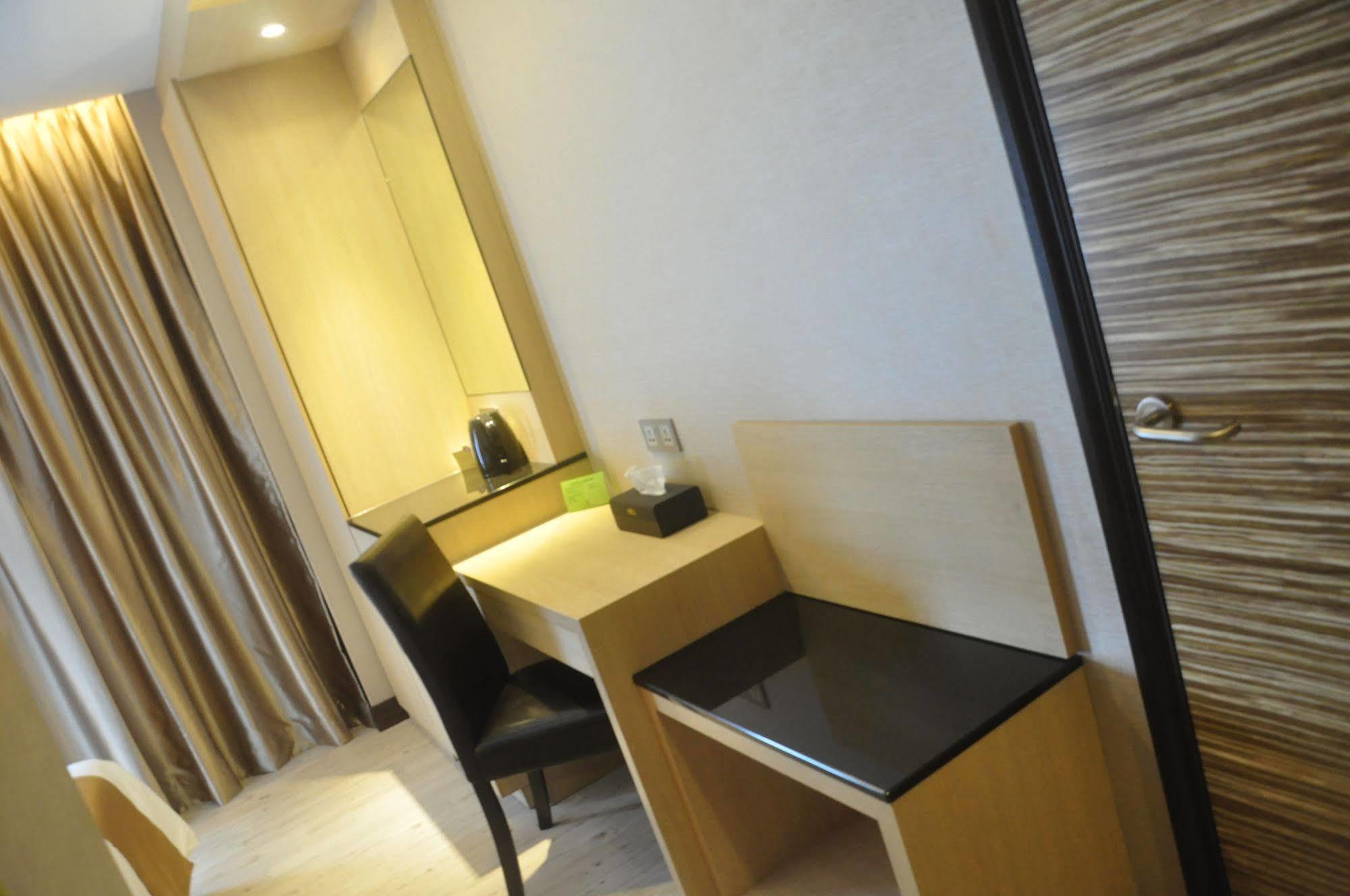 Geobay Hotel Джохор Бахру Екстериор снимка