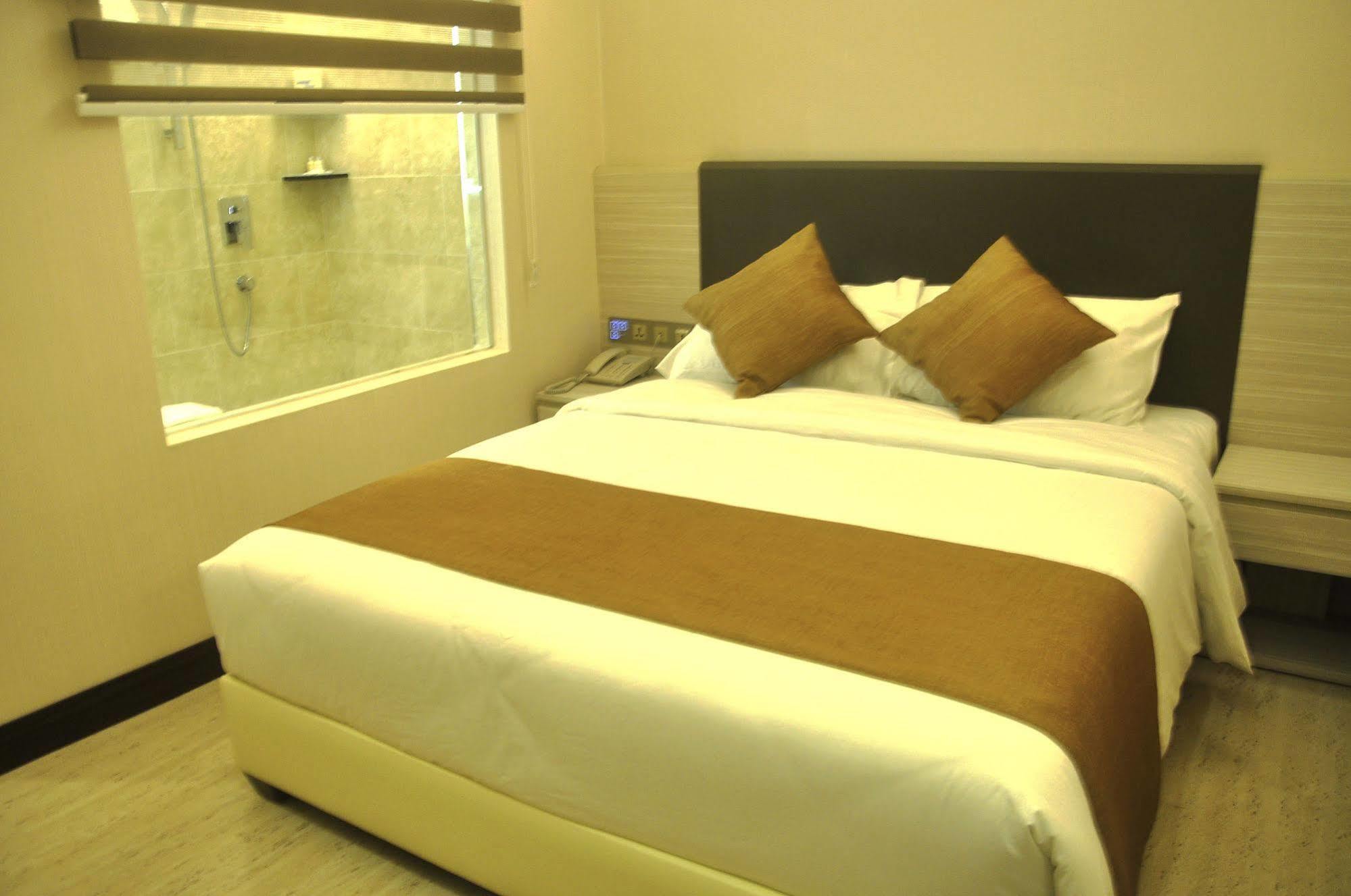 Geobay Hotel Джохор Бахру Екстериор снимка
