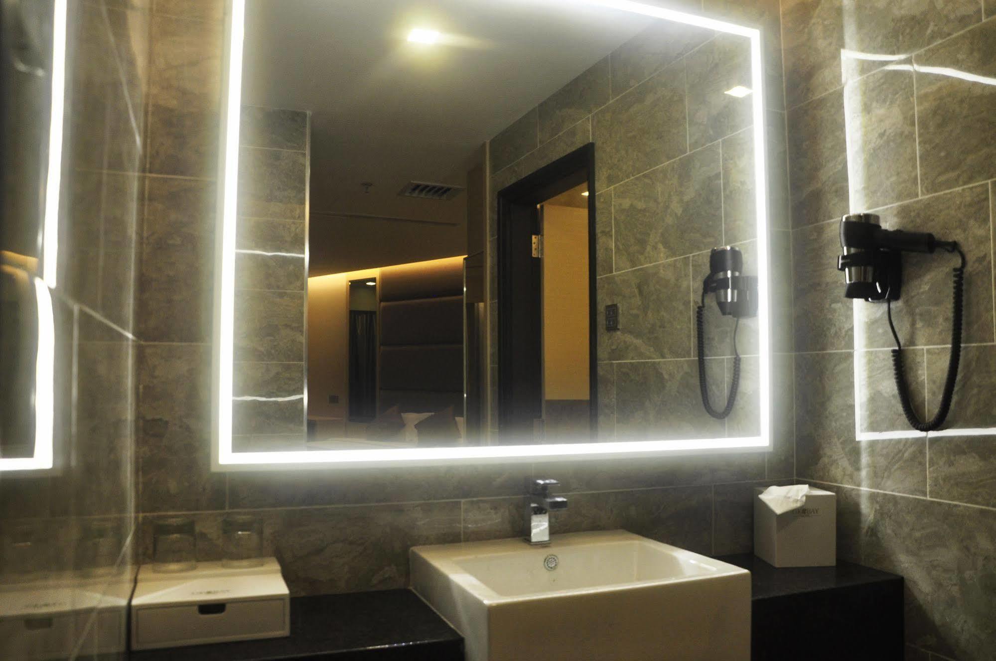 Geobay Hotel Джохор Бахру Екстериор снимка