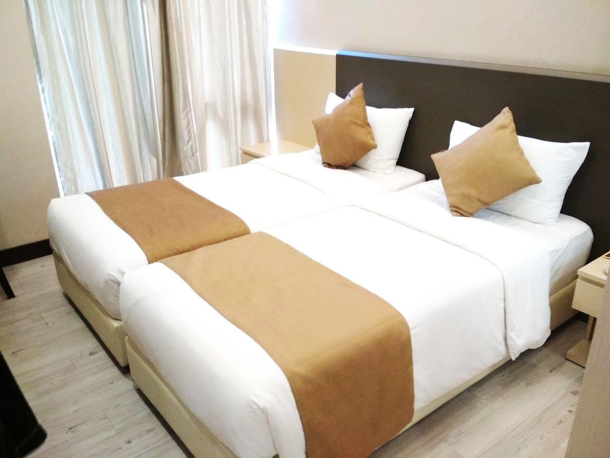Geobay Hotel Джохор Бахру Екстериор снимка