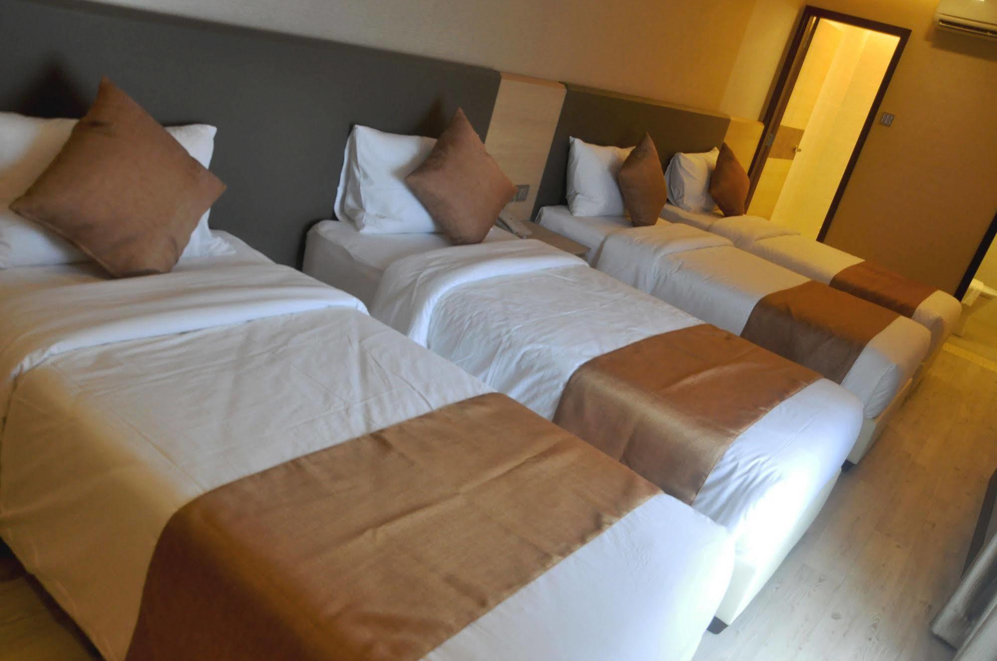 Geobay Hotel Джохор Бахру Екстериор снимка