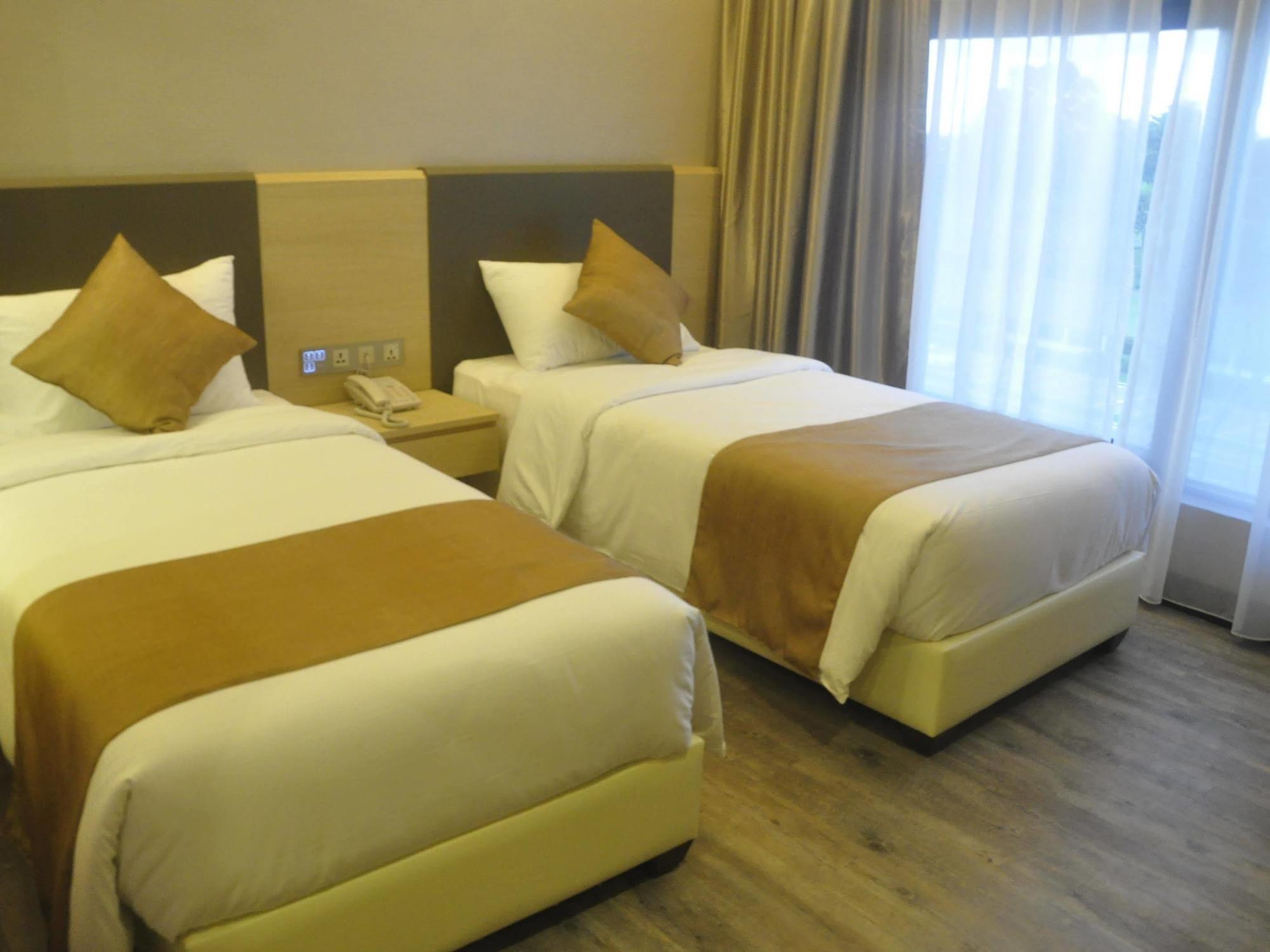 Geobay Hotel Джохор Бахру Екстериор снимка